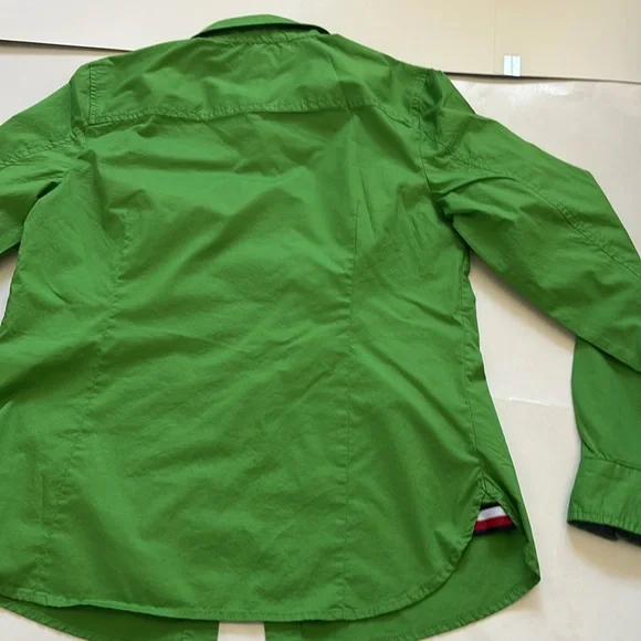 Tommy Hilfiger woman’s Small button down Green Shirt with red white blue accents - Picture 9 of 9